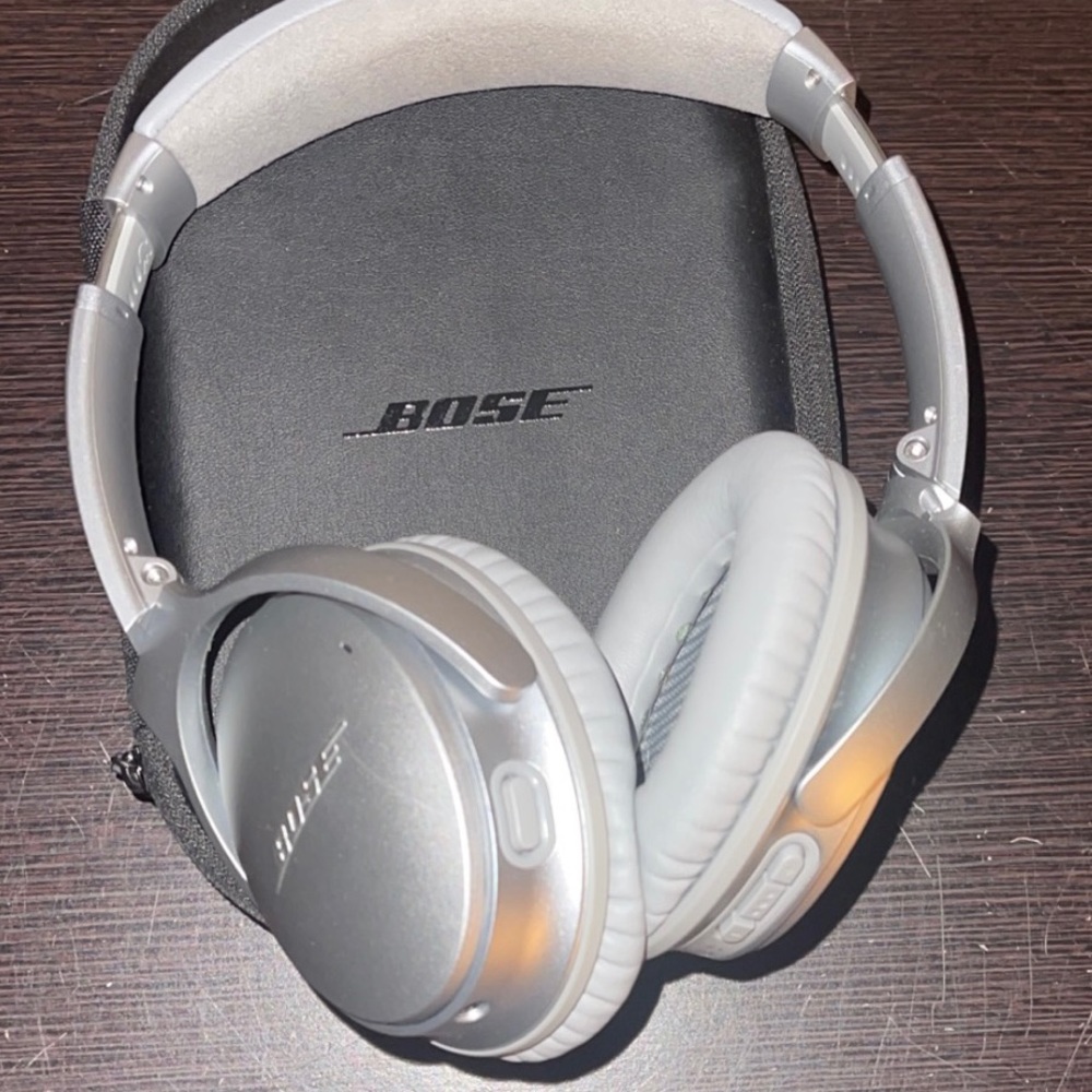 Bose QuietComfort 35 Wireless Noise Cancellation Headphones